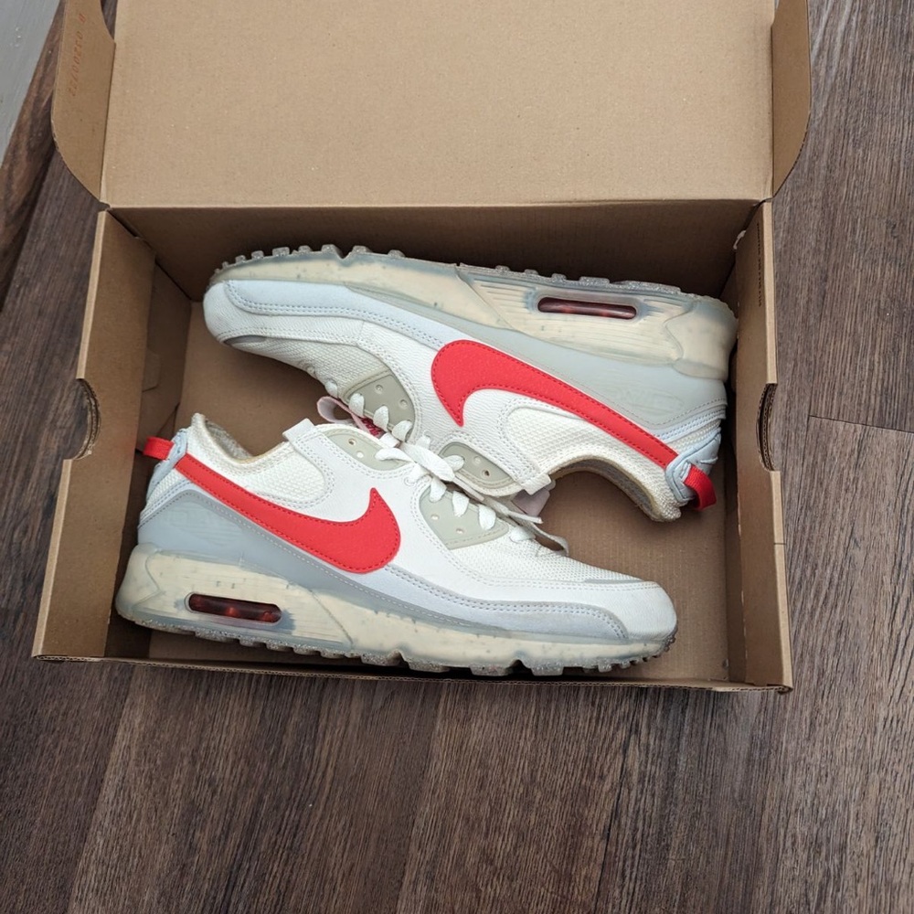 Nike scapes. Excellent condition